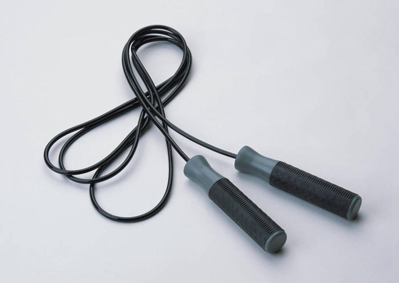 无人,横图,俯视,室内,特写,白天,白色背景,静物,一根,阴影,反射,影子,运动器械,绳子,健身器械,摄影,影棚,健身器材,彩图,高角度拍摄,影棚拍摄,拍摄,短绳,运动器材