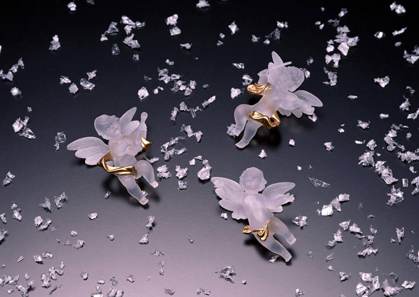 儿童,无人,三个人,坐,横图,俯视,室内,特写,白天,纯洁,雕塑,天使,阴影,灰色背景,艺术,装饰,反射,翅膀,雕刻,雕像,影子,水晶,注视,小孩,工艺品,观察,看,可爱,童年,童趣,摄影,影棚,观看,纪念,美术,察看,神圣,关注,主题,善良,陈列,童真,信徒,烂漫,无邪,功能,美学,水晶制品,使者,圣洁,天真,女孩,女人,女性,坐着,彩图,高角度拍摄,影棚拍摄,拍摄,女生