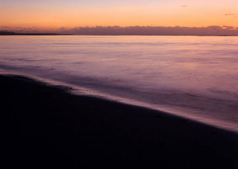 无人,横图,室外,白天,正面,旅游,度假,海浪,海洋,美景,日落,沙滩,沙子,海岸,景观,浪花,水平线,晚霞,霞光,落日,辽阔,海平线,沙地,娱乐,自然,海水,黄昏,享受,休闲,广阔,景色,彩霞,放松,一望无际,太平洋,自然风光,海景,北马里亚那群岛,北马里亚纳,北马里亚纳群岛,北马里亚纳群岛自由联邦,西太平洋,无边无际,一马平川,夕照,薄暮,大海,风浪,海,海水的波动,海滩,近岸浪,涌浪,夕阳,彩图,傍晚,水天相接,水天一线,斜阳