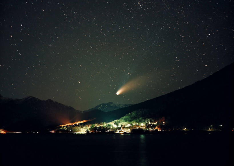 无人,横图,室外,夜晚,正面,神秘,极光,流星,美景,山,山脉,星空,夜景,景观,山峰,山峦,背光,辉煌,浪漫,美丽,文化,群山,祈祷,灿烂,景色,许愿,海尔波普彗星,彗星,气象,华丽,祈求,天体,美好,天文,神奇,逆光,天文学,绚烂,光耀,极光带,极光弧,极光幔,极光芒,极光片,扫把星,扫帚星,流星雨,星夜,夜空,彩图,海尔.波普彗星