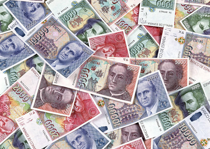 西方人,脸,头,脸颊,无人,横图,俯视,彩色,室内,特写,白天,钱,静物,欧洲,欧洲人,一堆,许多,阴影,堆叠,堆积,反射,标志,钱币,数字,文字,影子,字符,很多,许多人,注视,标识,观察,看,一群人,钞票,金融,纸币,摄影,阿拉伯数字,影棚,经济,观看,堆,察看,关注,流通,纸钞,贸易,货币,现金,男人,男性,中年男性,白种人,头部,脸部,脸蛋,面部,半身,彩图,高角度拍摄,影棚拍摄,拍摄,西班牙货币,比塞塔