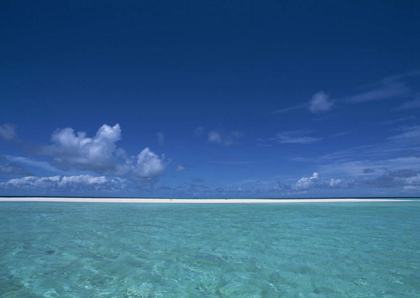 无人,横图,室外,白天,正面,旅游,度假,海浪,海洋,美景,沙滩,日本,亚洲,阴影,光线,沙子,影子,海岸,景观,浪花,水平线,云,云朵,辽阔,海平线,沙地,云彩,娱乐,冲绳,蓝色,白云,蓝天,天空,阳光,自然,海水,天,享受,休闲,广阔,景色,放松,晴朗,一望无际,冲绳县,自然风光,海景,东亚,琉球群岛,日本国,九州地方,无边无际,一马平川,冲绳群岛,久米岛,大海,风浪,海,海水的波动,海滩,近岸浪,涌浪,晴空,彩图,水天相接,水天一线