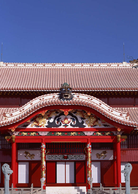 无人,家,宫殿,竖图,室外,白天,正面,旅游,度假,名胜古迹,别墅,标志建筑,地标,建筑,日本,亚洲,阴影,遗迹,光线,影子,房屋,屋子,公寓,古迹,文物,娱乐,建设,冲绳,那霸,首里城,古建筑,洋房,楼房,住宅,蓝色,蓝天,天空,阳光,天,享受,休闲,旅游胜地,放松,晴朗,冲绳县,古文明,东亚,万里无云,琉球群岛,日本国,九州地方,县厅,那霸市,晴空,晴空万里,彩图,房子,首里