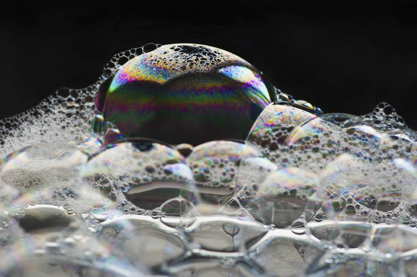 无人,横图,彩色,室内,特写,白天,正面,化妆,美容,水,护肤,波纹,黑色背景,透明,液体,气泡,水滴,涟漪,漩涡,水泡,水珠,水纹,泡泡,化妆品,肥皂,香皂,日用品,洗浴用品,清洁,保养,享受,休闲,放松,保健,摄影,影棚,五颜六色,色彩斑斓,圆弧,护肤品,化妆用品,护肤用品,五彩缤纷,舒缓,养颜,去污,紧肤,嫩肤,五彩斑斓,通明,五光十色,光谱,光谱学,光学频谱,洗涤,彩图,影棚拍摄,拍摄