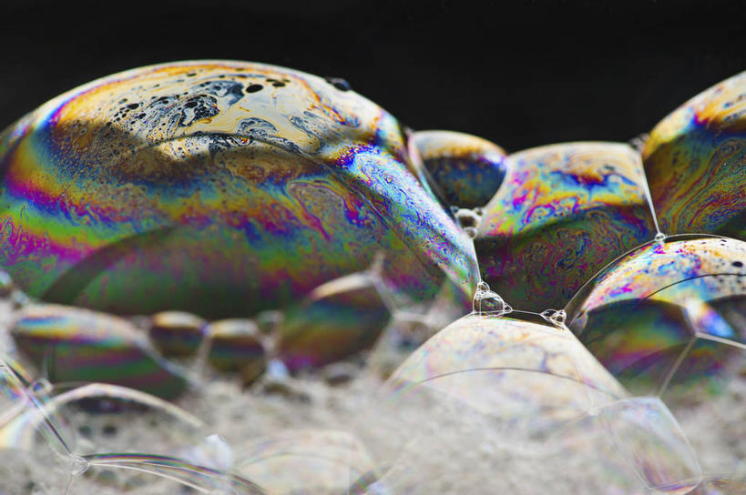 无人,横图,彩色,室内,特写,白天,正面,化妆,美容,水,护肤,波纹,黑色背景,透明,液体,气泡,水滴,涟漪,漩涡,水泡,水珠,水纹,泡泡,化妆品,肥皂,香皂,日用品,洗浴用品,清洁,保养,享受,休闲,放松,保健,摄影,影棚,五颜六色,色彩斑斓,圆弧,护肤品,化妆用品,护肤用品,五彩缤纷,舒缓,养颜,去污,紧肤,嫩肤,五彩斑斓,通明,五光十色,光谱,光谱学,光学频谱,洗涤,彩图,影棚拍摄,拍摄