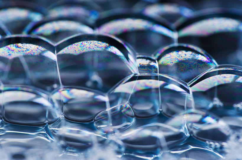 无人,横图,彩色,室内,特写,白天,正面,化妆,美容,水,护肤,波纹,朦胧,模糊,透明,液体,气泡,水滴,涟漪,漩涡,水泡,水珠,水纹,泡泡,化妆品,肥皂,香皂,日用品,洗浴用品,清洁,保养,享受,休闲,放松,保健,摄影,影棚,五颜六色,色彩斑斓,圆弧,护肤品,化妆用品,护肤用品,五彩缤纷,舒缓,养颜,去污,紧肤,嫩肤,五彩斑斓,通明,五光十色,光谱,光谱学,光学频谱,洗涤,彩图,影棚拍摄,拍摄