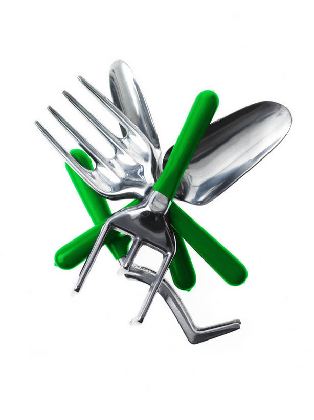 无人,竖图,室内,特写,白天,白色背景,正面,静物,金属制品,一堆,堆叠,堆积,金属,铲子,工具,绿色,四个,摄影,影棚,堆,耙子,农具,耕具,彩图,影棚拍摄,拍摄,手铲