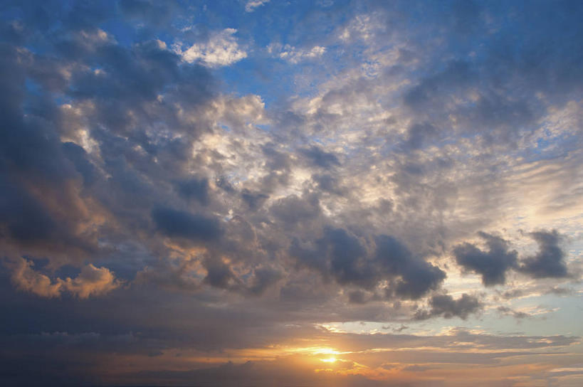 无人,横图,室外,特写,白天,仰视,美景,日落,太阳,阴影,光线,纹路,纹理,影子,景观,晚霞,霞光,云,云朵,落日,云彩,白云,阳光,自然,黄昏,景色,彩霞,自然风光,肌理,夕照,薄暮,夕阳,彩图,低角度拍摄,傍晚,斜阳