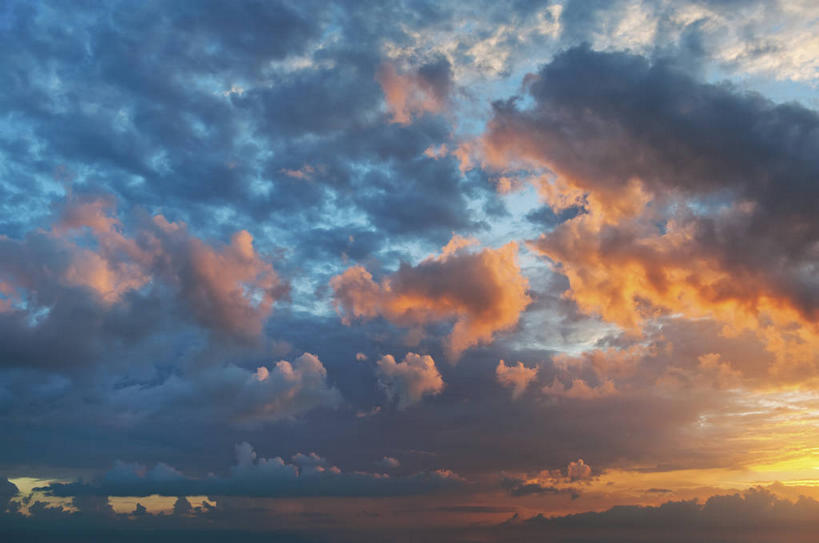 无人,横图,室外,特写,白天,仰视,美景,日落,太阳,阴影,光线,纹路,纹理,影子,景观,晚霞,霞光,云,云朵,落日,云彩,白云,阳光,自然,黄昏,景色,彩霞,自然风光,肌理,夕照,薄暮,夕阳,彩图,低角度拍摄,傍晚,斜阳