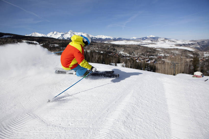 西方人,一个人,横图,室外,白天,侧面,锻炼,旅游,度假,安全,运动,美景,森林,山,树林,雪,雪山,植物,大雪,帽子,欧洲,美国,欧洲人,仅一个男性,仅一个人,仅一个中年男性,握,阴影,服装,光线,工具,器材,头盔,眼镜,影子,冰,积雪,景观,山峰,雪景,云,云朵,冬季,冬天,防护,山峦,拿,云彩,拿着,注视,娱乐,运动器械,树,树木,衣服,蓝色,绿色,白云,蓝天,天空,阳光,自然,安全帽,手套,天,观察,看,享受,休闲,温暖,器械,健身器械,景色,放松,寒冷,握着,服饰,生长,晴朗,成长,拐杖,观看,保暖,护目镜,保护,滑雪板,滑雪杖,察看,冰冷,北美,北美洲,御寒,关注,自然风光,室外运动,滑雪镜,美洲,保险,健身器材,户外运动,滑雪服,滑雪装备,科罗拉多州,科罗拉多,北亚美利加洲,亚美利加洲,保全,周全,安稳,安定,防护手套,严寒,辅助设备,冰凉,酷寒,凛冽,凛凛,极冷,安全防护眼镜,百年州,圣米格尔县,特柳赖德,竞技服,旅游服,冬装,平安,男人,男性,中年男性,白种人,晴空,彩图,全身,健身,雪镜,防护眼镜,运动器材