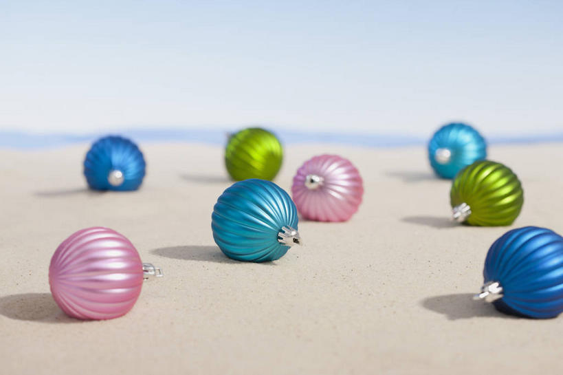 无人,横图,彩色,室外,特写,白天,正面,旅游,度假,海浪,海洋,美景,沙滩,许多,阴影,装饰,光线,挂饰,沙子,影子,海岸,景观,浪花,水平线,辽阔,圣诞球,海平线,沙地,很多,娱乐,球,蓝色,蓝天,天空,阳光,自然,海水,天,享受,休闲,广阔,球体,景色,放松,晴朗,五颜六色,一望无际,华丽,修饰,色彩斑斓,点缀,自然风光,五彩缤纷,海景,万里无云,衬托,美观,雅致,雅观,五彩斑斓,无边无际,一马平川,五光十色,大海,风浪,海,海水的波动,海滩,近岸浪,涌浪,晴空,晴空万里,彩图,水天相接,水天一线