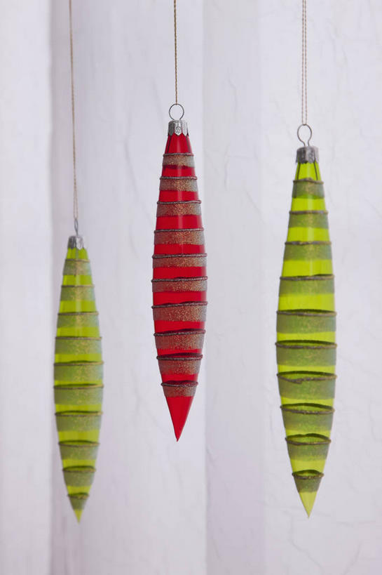 无人,竖图,室内,特写,白天,白色背景,正面,静物,照明,圣诞节,吊挂,悬挂,节日,庆祝,装饰,彩灯,灯光,挂,文化,灯,红色,绿色,灯具,庆典,摄影,花灯,影棚,纪念,华丽,修饰,照亮,点缀,照明设备,圣诞灯,衬托,美观,雅致,雅观,彩图,影棚拍摄,拍摄