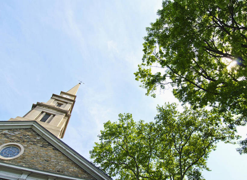 无人,教堂,横图,室外,白天,仰视,旅游,度假,名胜古迹,植物,窗户,标志建筑,地标,建筑,纽约,美国,阴影,节日,遗迹,光线,影子,墙,云,云朵,云彩,古迹,文化,文物,娱乐,建设,古建筑,玻璃窗,墙壁,墙面,树,树木,蓝色,绿色,白云,蓝天,天空,阳光,自然,天,祈祷,享受,休闲,健康,旅游胜地,放松,许愿,宗教,信仰,生长,晴朗,成长,纪念,祈求,北美,北美洲,基督教,天主教,美洲,信念,古文明,纽约州,帝国之州,帝国州,北亚美利加洲,亚美利加洲,平安,晴空,彩图,低角度拍摄,大教堂,礼拜堂