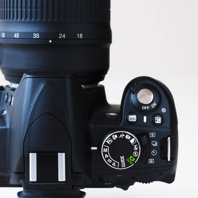 无人,方图,室内,特写,白天,白色背景,正面,零件,电路,静物,相机,关闭,标志,数字,文字,字符,标识,开关,一个,拍照,黑色,按钮,数码相机,打开,单反,摄影,阿拉伯数字,影棚,单个,单反相机,开启,闭合,照相机,彩图,影棚拍摄,拍摄,照相