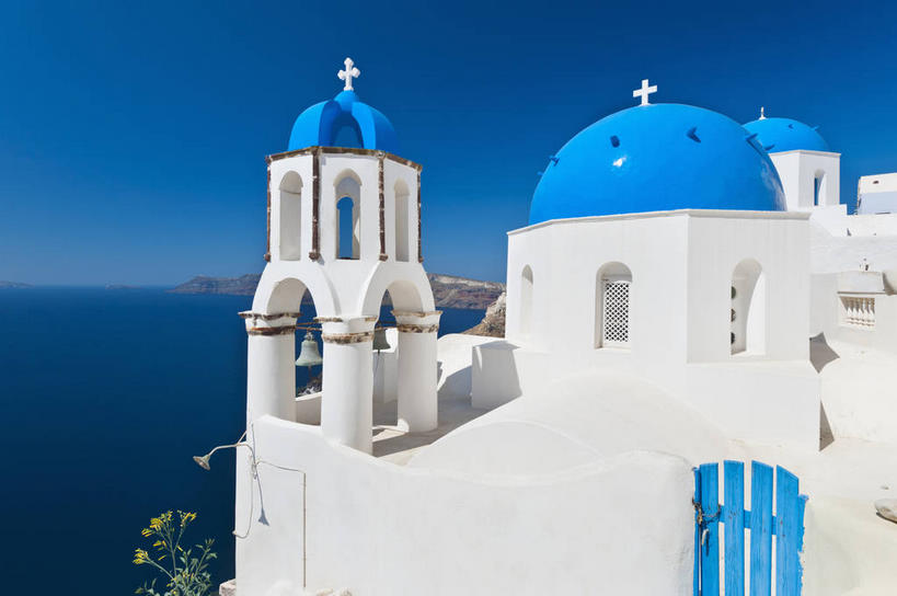 无人,教堂,横图,俯视,室外,白天,旅游,度假,海浪,海洋,名胜古迹,门,标志建筑,地标,建筑,希腊,欧洲,阴影,节日,遗迹,光线,十字架,影子,墙,浪花,拱门,古迹,文化,文物,娱乐,建设,古建筑,墙壁,墙面,蓝色,白色,蓝天,天空,阳光,海水,门框,天,祈祷,享受,休闲,健康,旅游胜地,放松,许愿,宗教,信仰,晴朗,纪念,祈求,基督教,基克拉迪群岛,圣托里尼岛,天主教,海景,信念,古文明,希腊共和国,万里无云,基克拉泽斯群岛,伊亚,平安,大海,风浪,海,海水的波动,近岸浪,涌浪,晴空,晴空万里,彩图,高角度拍摄,大教堂,礼拜堂
