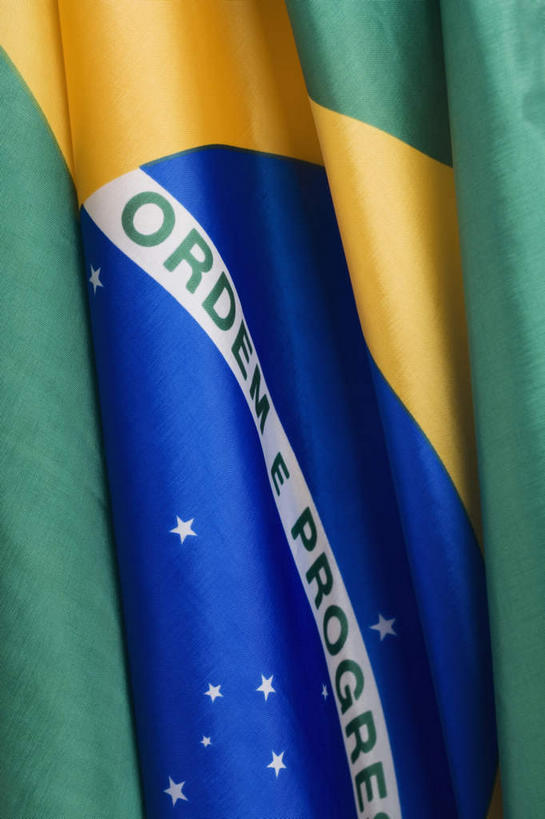 无人,竖图,俯视,室内,特写,白天,静物,旗帜,国旗,巴西,一面,飘扬,英文,标志,文字,字符,字母,标识,黄色,蓝色,绿色,南美,飘逸,英文字母,南美洲,拉丁美洲,飞扬,美洲,巴西联邦共和国,亚美利加洲,南亚美利加洲,旗,彩图,高角度拍摄,巴西国旗