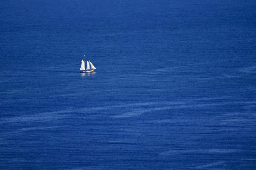 帆船,无人,横图,俯视,室外,白天,旅游,度假,海浪,海洋,美景,船,美国,景观,浪花,娱乐,自然,海水,交通工具,享受,休闲,景色,放松,北美,北美洲,自然风光,载具,美洲,海景,缅因州,卡姆登,北亚美利加洲,亚美利加洲,缅因,松林之州,大海,风浪,海,海水的波动,近岸浪,涌浪,彩图,高角度拍摄