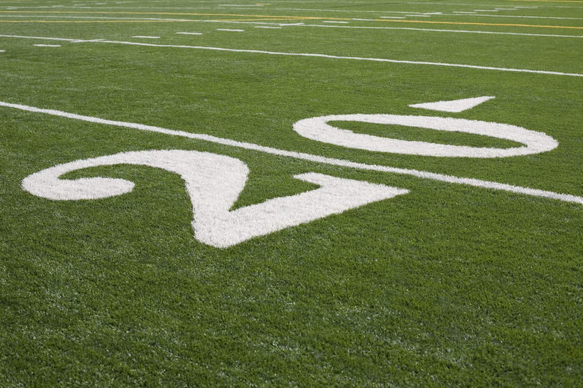 无人,体育馆,运动场,横图,俯视,室外,特写,白天,锻炼,成功,运动,合作,团队,信心,竞争,橄榄球,草地,草坪,植物,标志,数字,文字,字符,速度,标识,运动器械,体育场,队伍,草,绿色,健身器械,力量,平衡,阿拉伯数字,协调,成就,健身器材,灵敏,合伙,柔韧,运动馆,美式橄榄球,耐力,体育,美式足球,彩图,高角度拍摄,健身,运动器材