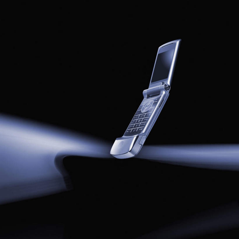 无人,打电话,方图,室内,特写,白天,正面,桌面,桌子,静物,电话,手机,阴影,黑色背景,反射,木制,影子,通讯设备,木制品,摄影,影棚,一部,交流,沟通,通话,彩图,影棚拍摄,拍摄