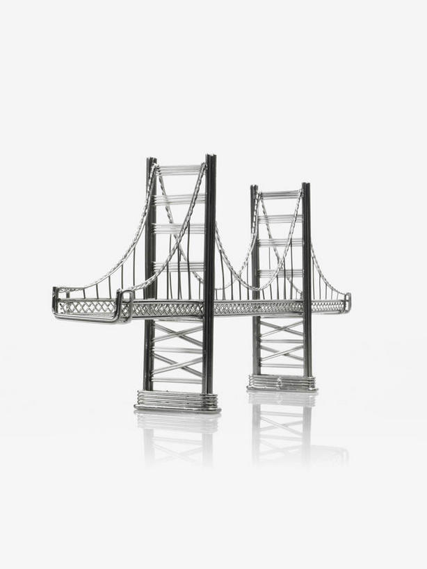 无人,竖图,室内,白天,白色背景,正面,旅游,度假,标志建筑,城市,大桥,地标,建筑,桥梁,纽约,美国,阴影,反射,影子,桥,曼哈顿,娱乐,建设,享受,休闲,钢索,旅游胜地,放松,摄影,吊桥,影棚,悬索桥,北美,北美洲,美洲,纽约州,帝国之州,帝国州,北亚美利加洲,亚美利加洲,曼哈顿大桥,曼哈顿桥,曼哈坦大桥,彩图,影棚拍摄,拍摄,曼哈顿岛