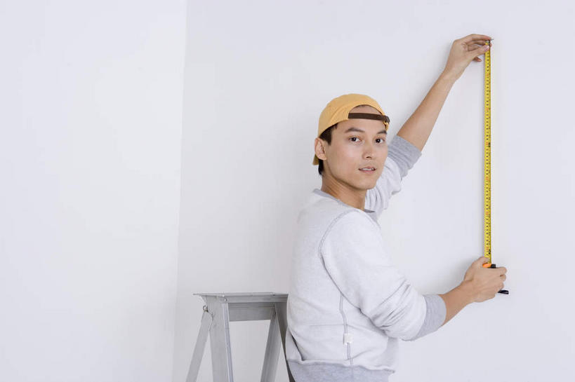 东方人,一个人,站,攀登,横图,室内,白天,正面,装修,建筑,亚洲,仅一个男性,仅一个人,阴影,服装,光线,测量,梯子,影子,刻度,阶梯,墙,灯光,休闲装,黄种人,文化,墙壁,墙面,工人,仅一个年轻男性,衣服,尺,卷尺,祈祷,站着,休闲,休闲服,爬,许愿,宗教,服饰,信仰,上升,钢尺,测量工具,祈求,吉祥,尺子,风水,角尺,装修工,阴阳,鲁班尺,人字梯,量具,量仪,钢卷尺,文公尺,门公尺,门尺,丁兰尺,门光尺,吉凶,吉利,晦气,不祥,倒霉,霉运,恶兆,凶险,登高,平安,男人,男性,年轻男性,亚洲人,攀爬,站立,半身,彩图