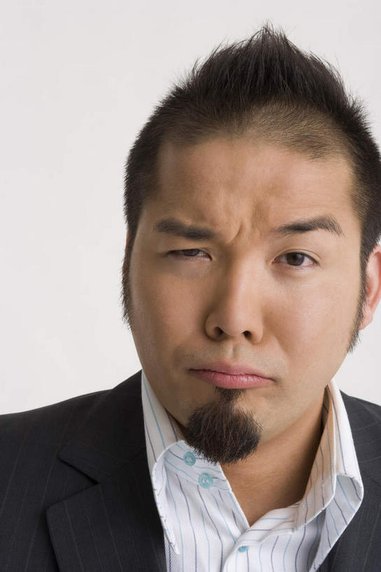 东方人,脸,头,脸颊,一个人,商务人士,商务男性,竖图,室内,特写,白天,白色背景,正面,衬衫,失败,亚洲,仅一个男性,仅一个人,套装,沮丧,注视,黄种人,仅一个年轻男性,观察,看,难受,无奈,摄影,影棚,观看,失望,悲伤,察看,伤心,难过,关注,失落,商务装,工薪阶层,颓废,挫败,受挫,落败,落空,错过,失足,失意,失策,失算,颓丧,衰颓,悲哀,懊丧,颓靡,气馁,丧气,莫西干,败北,挫折,失利,男人,男性,年轻男性,亚洲人,头部,脸部,脸蛋,面部,白领,上班族,半身,彩图,影棚拍摄,衬衣,拍摄