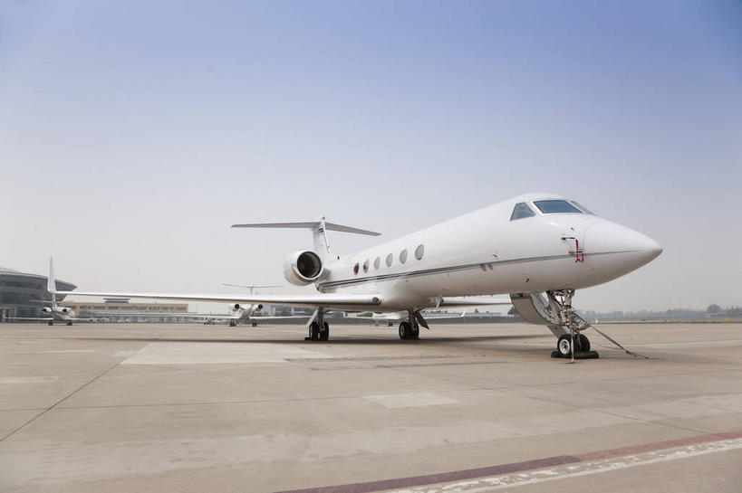 无人,机场,横图,室外,白天,正面,度假,美景,城市风光,城市,飞机,飞机场,北京,中国,亚洲,停靠,阴影,光线,影子,景观,交通,首都,娱乐,航空,蓝色,蓝天,天空,阳光,停机坪,交通工具,天,享受,休闲,景色,放松,运输,一架,晴朗,客机,停泊,载具,东亚,万里无云,中华人民共和国,北京市,京,北平,华北地区,晴空,晴空万里,彩图