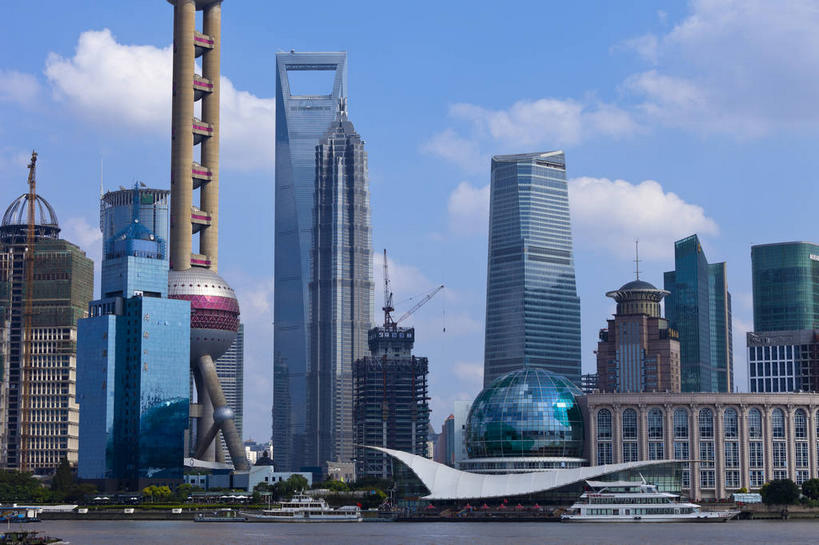 无人,高楼大厦,横图,室外,白天,正面,度假,美景,窗户,落地窗,城市风光,标志建筑,城市,大厦,地标,建筑,摩天大楼,上海,中国,亚洲,一排,许多,阴影,整齐,并列,并排,光线,影子,景观,云,云朵,建筑群,很多,云彩,娱乐,建设,东方明珠,金茂大厦,浦东,玻璃窗,排列,蓝色,白云,倒影,蓝天,天空,阳光,天,享受,休闲,景色,放松,环球金融中心,晴朗,申,倒映,队列,电视塔,平行,玻璃幕墙,柏悦酒店,国际贸易金融中心,金融中心,陆家嘴金融中心,浦东新区,上海环球金融中心,东亚,东方明珠电视塔,滨江大道,上海国际会议中心,上海市,中华人民共和国,沪,华东地区,反照,晴空,彩图,大楼,高层建筑,高楼,摩天楼