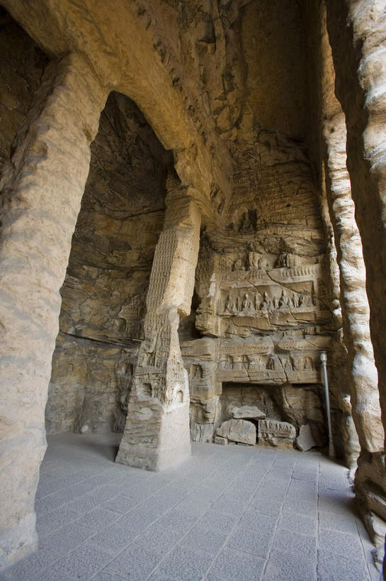 无人,竖图,室外,白天,仰视,旅游,度假,名胜古迹,标志建筑,地标,建筑,雕塑,大同,云岗石窟,中国,亚洲,节日,遗迹,艺术,装饰,雕刻,雕像,洞,古迹,文化,文物,娱乐,建设,古建筑,石雕,工艺品,祈祷,享受,休闲,健康,旅游胜地,放松,许愿,宗教,洞穴,佛教,信仰,纪念,祈求,美术,主题,陈列,古文明,东亚,山西,山西省,穴,云冈石窟,中华人民共和国,华北地区,功能,美学,晋,大同市,释教,平安,彩图,低角度拍摄