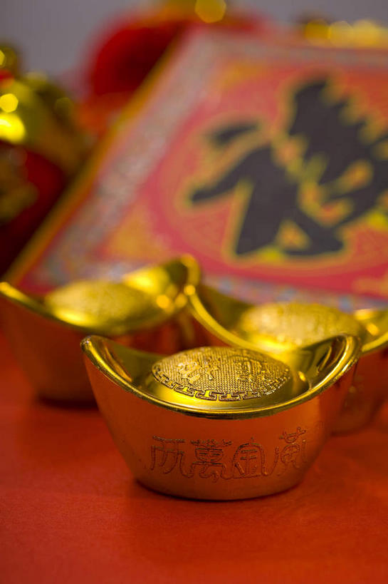 无人,竖图,俯视,室内,特写,白天,爱情,奢侈,幸福,静物,珠宝,朦胧,模糊,艺术,金属,标志,文字,字符,文化,标识,黄金,三个,福字,金色,汉字,昂贵,贵重,中国文化,中文,坚定,祝愿,信念,国文,华文,贵金属,约定,福,福气,宝贵,彩图,高角度拍摄,福运,春节贴,福字帖,金子,元宝,传统文化