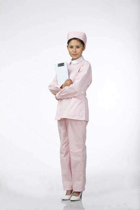 东方人,一个人,护士,站,笑,微笑,露齿笑,竖图,室内,白天,正面,工作服,制服,帽子,亚洲,仅一个年轻女性,仅一个女性,仅一个人,握,灰色背景,服装,材料,档案,文件,纸,注视,黄种人,一个,衣服,粉色,手稿,资料,观察,记录,看,站着,护士服,握着,摄影,服饰,影棚,单个,观看,证明,察看,护士帽,白衣天使,衣着,穿着,关注,摄影棚,文档,记录板,记事板,记载,一顶,工作制服,衣饰,记实,纪录,年轻女性,女人,女性,亚洲人,站立,彩图,全身,影棚拍摄,工作套服,拍摄,病历,病历卡