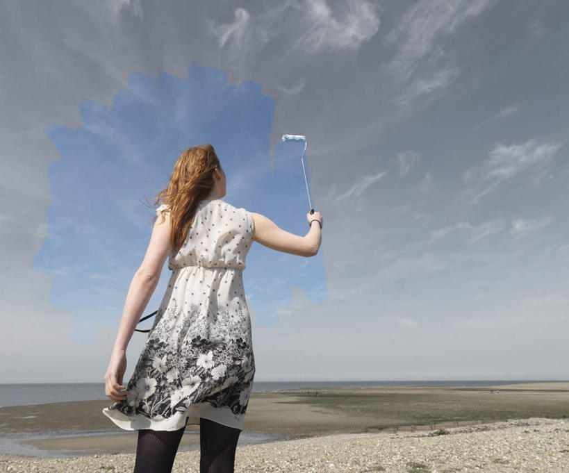 西方人,一个人,无人,站,横图,室内,白天,正面,数码,科技,海浪,海洋,沙滩,装修,欧洲,欧洲人,仅一个年轻女性,仅一个女性,仅一个人,握,阴影,服装,网络,沙子,海岸,浪花,乌云,云,阴天,云朵,沙地,高光,几何,计算机图形,拿,合成,云彩,拿着,休闲装,装潢,衣服,蓝色,天空,海水,粉刷,刷子,天,站着,休闲,休闲服,握着,服饰,油漆,滚筒刷,涂料,电脑合成图,数码合成图,昏暗,阴沉,合成图,海景,滚刷,写实,具体,具象,年轻女性,女人,女性,白种人,大海,风浪,海,海水的波动,海滩,近岸浪,涌浪,站立,半身,彩图,滚筒