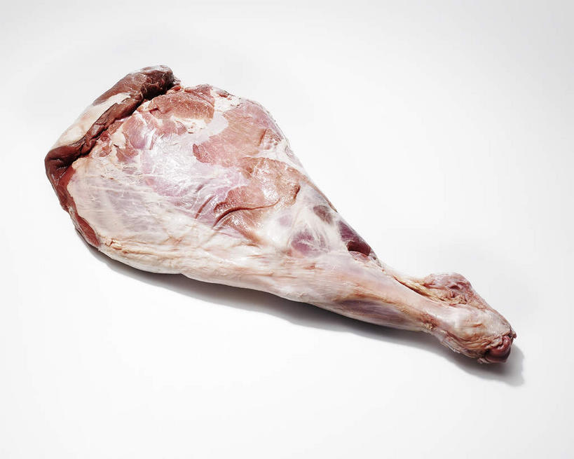 腿部,腿,无人,横图,俯视,室内,特写,白天,白色背景,一块,阴影,新鲜,反射,影子,肉,生食,牛肉,肉类,摄影,影棚,肉食,彩图,高角度拍摄,影棚拍摄,拍摄