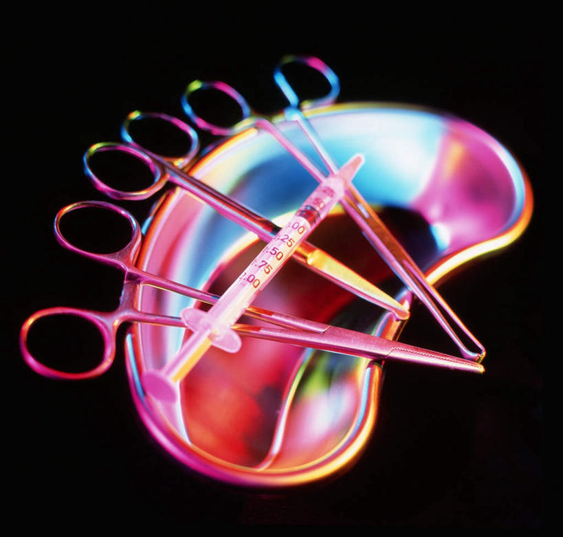 内脏,肾脏,动脉,静脉,无人,横图,室内,白天,正面,静物,金属制品,一排,许多,修剪,盘绕,黑色背景,整齐,环绕,围绕,医学,金属,工具,剪刀,环抱,排列,一个,红色,蓝色,模型,针管,针筒,注射,人体,缭绕,单个,裁剪,手术,医疗,医疗设备,生物学,人体器官,注射器,剪子,剪裁,切割,器官,队列,生理学,手术剪刀,手术剪,彩图