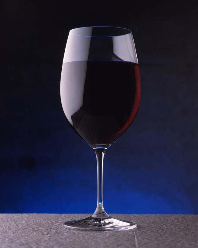 红酒,无人,竖图,室内,特写,白天,正面,杯子,阴影,朦胧,模糊,反射,高脚杯,液体,影子,食品,一杯,玻璃制品,食物,饮料,酒杯,酒精饮料,摄影,影棚,酒精,玻璃杯,彩图,影棚拍摄,拍摄