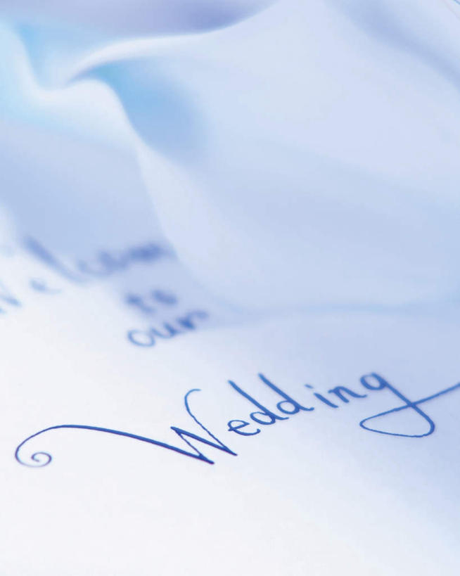 无人,竖图,俯视,室内,特写,白天,婚礼,快乐,纯洁,马蹄莲,阴影,朦胧,模糊,庆祝,装饰,光线,标志,文字,信封,影子,字符,字母,结婚,标识,虔诚,阳光,喜庆,纪念,希望,优雅,华丽,修饰,点缀,高贵,邀请,请帖,纯净,马蹄兰,博爱,永恒,尊贵,高洁,慈菇花,衬托,美观,雅致,雅观,圣洁,水芋,水芋马,彩图,高角度拍摄,高兴,请柬