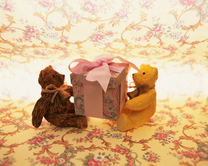 无人,横图,室内,特写,白天,正面,桌面,桌子,静物,礼盒,礼物,玩具,圣诞节,花纹,节日,庆祝,纸盒,小熊,文化,盒子,包装盒,礼品盒,庆典,摄影,礼品,影棚,纪念,彩图,影棚拍摄,拍摄