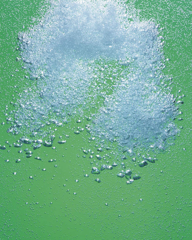 无人,竖图,室内,特写,白天,正面,水,绿色背景,阴影,堆叠,飞溅,漂浮,溅,反射,液体,影子,气泡,水滴,水珠,泡泡,悬浮,摄影,流动,影棚,堆,喷洒,彩图,影棚拍摄,拍摄