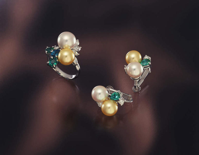 无人,横图,俯视,室内,特写,白天,爱情,奢侈,幸福,纯洁,桌子,静物,珠宝,阴影,灰色背景,装饰,反射,矿石,影子,珍珠,大理石,一对,浪漫,美丽,钻石,装饰品,三个,耳环,戒指,饰品,首饰,健康,典雅,恩爱,摄影,影棚,金刚石,昂贵,华丽,修饰,坚硬,信物,点缀,贵重,珍贵,宝石,富有,权利,高贵,坚定,信念,衬托,美观,雅致,雅观,手饰,大理石制品,约定,宝贵,有机宝石,彩图,高角度拍摄,影棚拍摄,拍摄