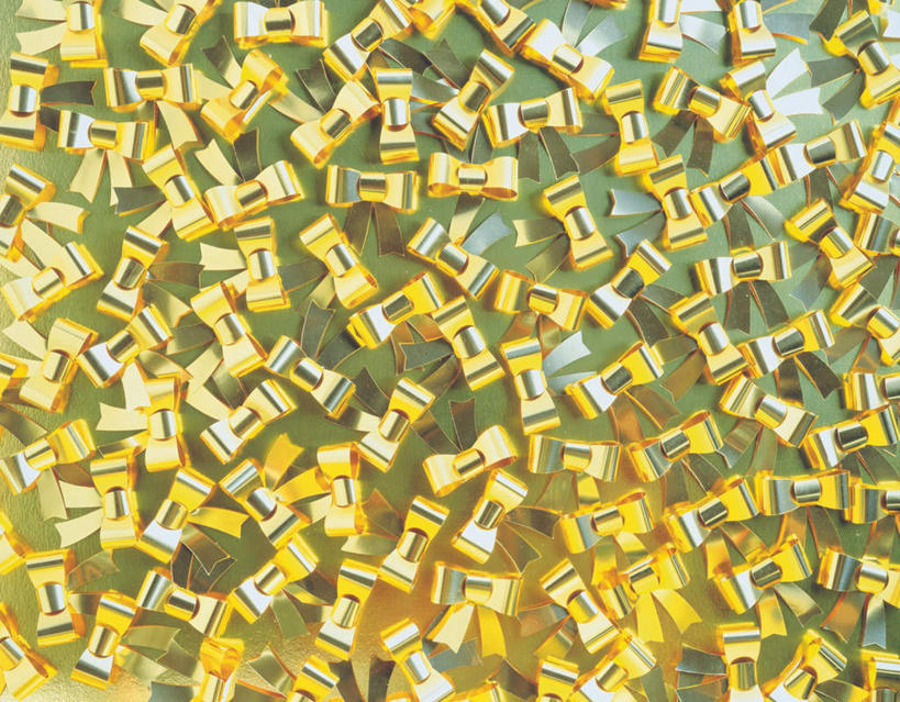 无人,横图,俯视,室内,特写,白天,静物,一堆,许多,阴影,堆叠,堆积,重叠,装饰,反射,密集,领结,丝绸,丝带,影子,绸带,金色,摄影,影棚,刺眼,耀眼,堆,华丽,修饰,点缀,衬托,美观,雅致,雅观,彩图,高角度拍摄,影棚拍摄,拍摄,夺目