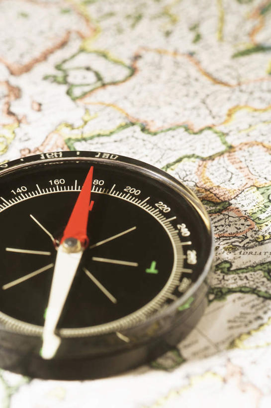 无人,竖图,俯视,室内,特写,白天,仪器,科技,海底,桌子,道路,静物,地图,科学,信息,办公桌,交通,方向,历史,文化,箭头,一个,红色,祈祷,指示,许愿,摄影,宗教,地理,信仰,影棚,单个,引导,指引,罗盘,祈求,吉祥,科学技术,指向,风水,司南,阴阳,发明,天池,吉凶,吉利,晦气,不祥,倒霉,霉运,恶兆,凶险,顶针,簇,园柱形,玻璃盖,磁针,海底线,罗经,罗盘针,内盘,日圭,外盒,基准,平安,彩图,高角度拍摄,影棚拍摄,拍摄,导航,地质