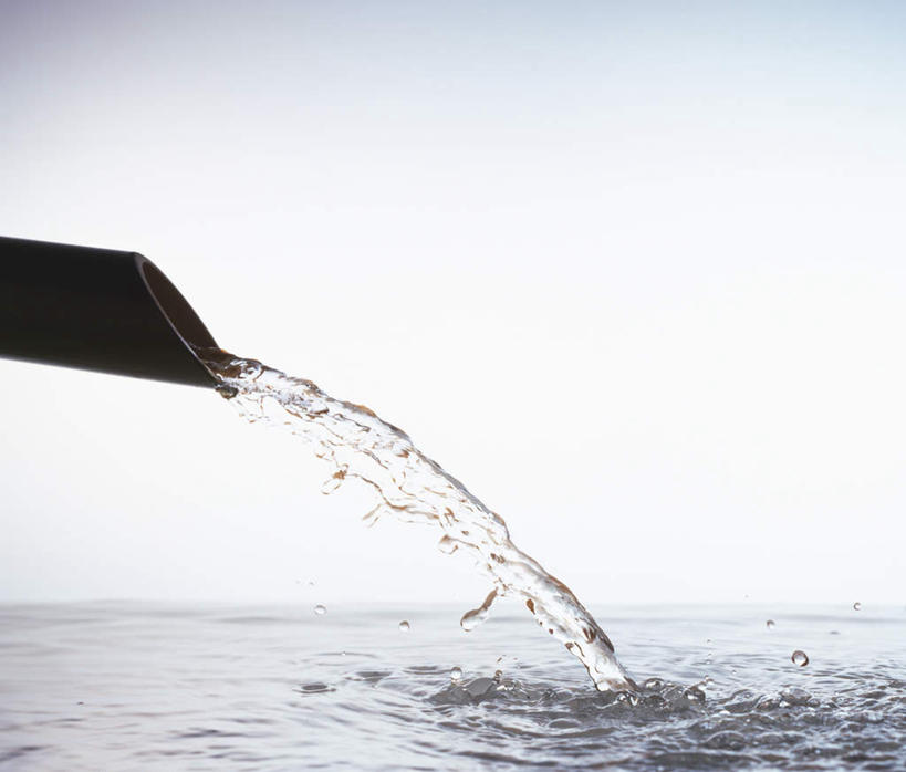 无人,横图,室内,特写,白天,正面,纯洁,水,竹子,一根,阴影,波纹,飞溅,溅,反射,液体,影子,水滴,水珠,水纹,波浪,摄影,竹管,流动,影棚,高雅,喷洒,奉献,质朴,正直,担当,竹,彩图,影棚拍摄,拍摄,奋进,操守,四君子,岁寒三友,性坚,虚怀,虚心,善群,卓尔