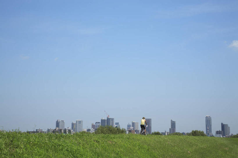 无人,高楼大厦,横图,室外,白天,正面,度假,草地,草坪,美景,植物,城市风光,城市,大厦,建筑,摩天大楼,东京,日本,亚洲,景观,云,云朵,建筑群,云彩,娱乐,建设,草,蓝色,绿色,白云,蓝天,天空,天,享受,休闲,景色,放松,晴朗,东亚,本州,关东地方,本州岛,日本国,东京都,晴空,彩图,大楼,高层建筑,高楼,摩天楼