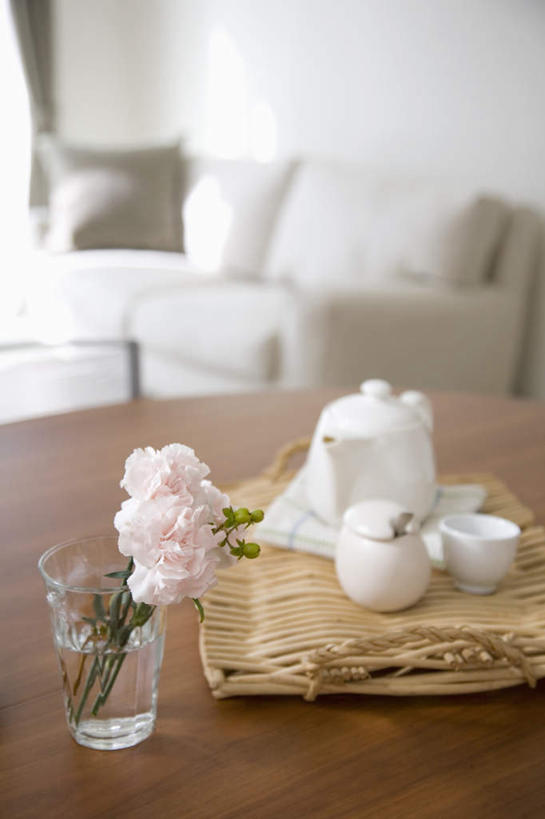 无人,家,客厅,竖图,俯视,室内,白天,水,别墅,餐桌,家具,沙发,装修,桌子,建筑,康乃馨,杯子,餐具,欧式,朦胧,模糊,装饰,盛开,碟子,壶,盘,液体,房屋,屋子,水滴,公寓,豪华,花蕾,建设,现代,装潢,洋房,楼房,住宅,玻璃制品,水壶,花,花瓣,花朵,鲜花,一朵,盘子,茶壶,水杯,碟,室内装潢,花苞,花蕊,餐台,明亮,起居室,舒适,家居装潢,房屋设计,地中海风格,古典风格,简约风格,布艺沙发,室内设计,宽敞,样板房装潢,麝香石竹,石竹,香石竹,设计,玻璃杯,茶杯,彩图,高角度拍摄,房子