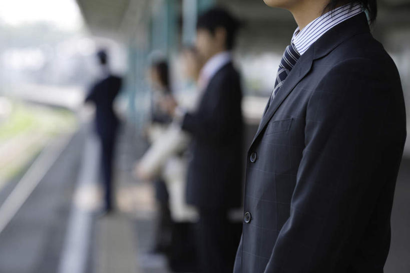 东方人,同事,商务人士,商务男性,商务女性,站,横图,室外,白天,侧面,衬衫,成功,合作,团队,集体,信心,车站,亚洲,五个人,套装,朦胧,模糊,轨道,站台,铁轨,许多人,注视,黄种人,队伍,观察,看,站着,一群人,观看,察看,领导,成就,关注,商务装,合伙,领袖,工薪阶层,男人,男性,年轻男性,年轻女性,女人,女性,亚洲人,白领,上班族,站立,半身,彩图,衬衣