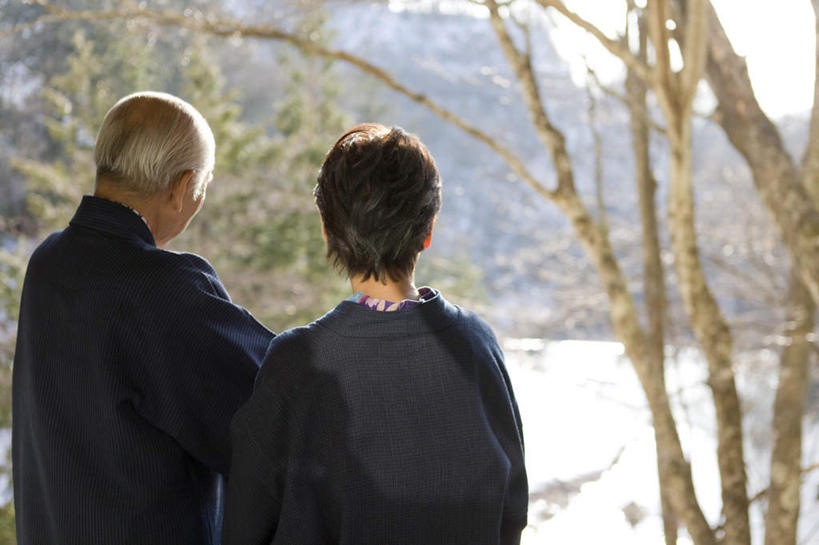 东方人,两个人,夫妻,站,双手交叉,横图,室外,白天,民族服装,爱情,草地,草坪,植物,亚洲,和服,朦胧,模糊,浪漫,注视,黄种人,草,树,树木,背面,绿色,自然,观察,看,站着,恩爱,恋人,服饰,生长,成长,观看,察看,双手抱胸,关注,吴服,唐草,唐花,唐锦,老年男性,老年女性,男人,男性,女人,女性,亚洲人,夫妇,情侣,站立,半身,彩图,传统服装,民俗服,伴侣