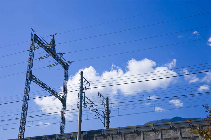 无人,栏杆,横图,室外,白天,仰视,旅游,度假,道路,路,铁路,公路,京都,日本,亚洲,阴影,电力,光线,电线,电线杆,线,影子,高架,围栏,电能,轨道,交通,铁轨,线路,娱乐,护栏,蓝色,蓝天,天空,阳光,天,享受,休闲,放松,运输,京都府,电,电源,能量,高架桥,东亚,高架道路,跨线桥,本州,本州岛,日本国,近畿地方,近畿,滋贺,滋贺县,县厅,京都市,湖西线,彩图,低角度拍摄