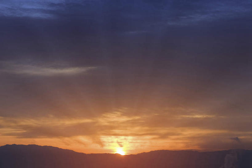 无人,横图,室外,白天,仰视,旅游,度假,日出,美景,太阳,日本,亚洲,朦胧,模糊,景观,云,云朵,朝霞,晨曦,黎明,背光,云彩,娱乐,蓝色,白云,蓝天,天空,阳光,自然,天,享受,休闲,景色,放松,自然风光,逆光,东亚,本州,本州岛,日本国,近畿地方,近畿,滋贺,滋贺县,朝阳,彩图,低角度拍摄,破晓