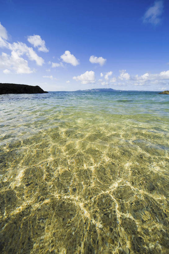 无人,竖图,俯视,室外,白天,旅游,度假,海浪,海洋,美景,沙滩,日本,亚洲,波纹,沙子,海岸,景观,浪花,水平线,云,云朵,辽阔,海平线,涟漪,沙地,云彩,娱乐,冲绳,蓝色,白云,蓝天,水纹,天空,自然,海水,波浪,天,享受,休闲,广阔,景色,放松,晴朗,一望无际,波光粼粼,冲绳县,自然风光,海景,东亚,琉球群岛,日本国,九州地方,水晕,无边无际,一马平川,大海,风浪,海,海水的波动,海滩,近岸浪,涌浪,晴空,彩图,高角度拍摄,水天相接,水天一线