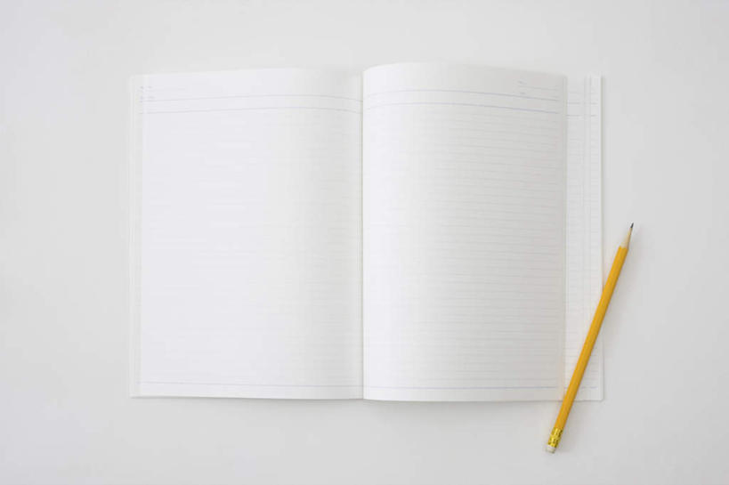 无人,办公室,横图,俯视,室内,特写,白天,白色背景,家具,桌子,静物,朦胧,模糊,笔,办公桌,办公用品,记事本,文具,本子,笔记本,铅笔,学习用品,摄影,影棚,文具用品,一支,办公家具,彩图,高角度拍摄,影棚拍摄,拍摄